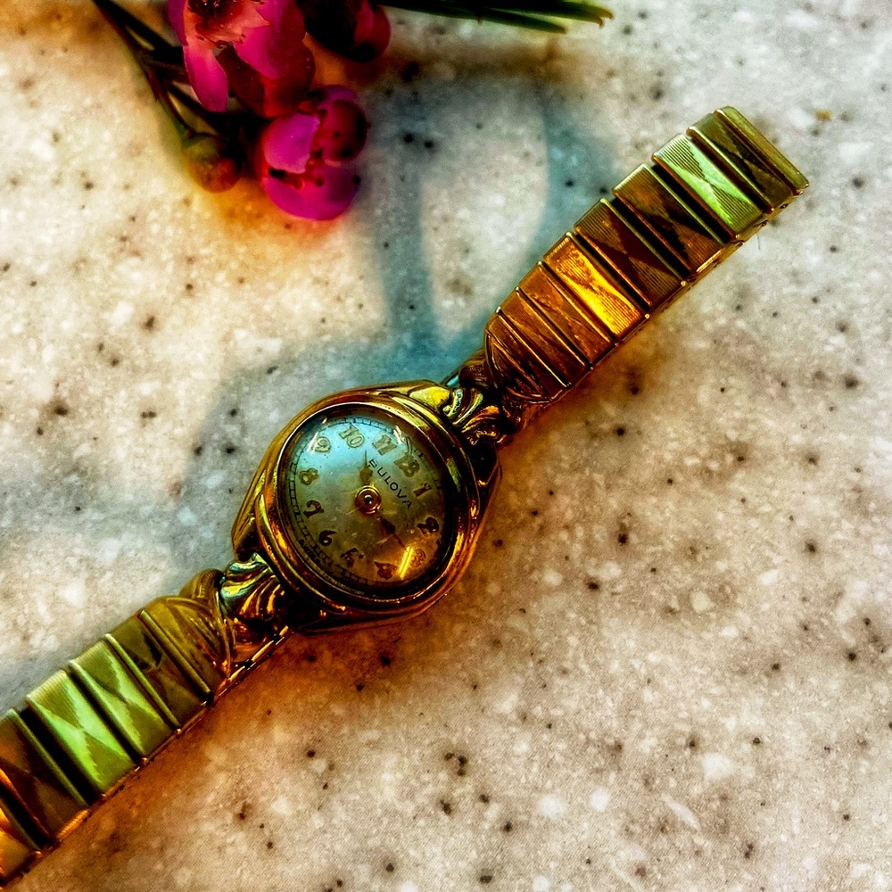 Women gold vintage BULOVA watch